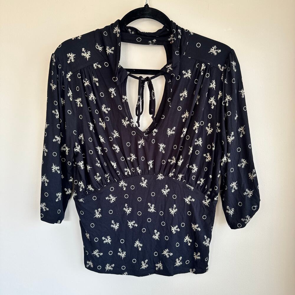 Free People Soraya Top Black Keyhole Neck Cut Out Pullover Half Sleeve Sz L